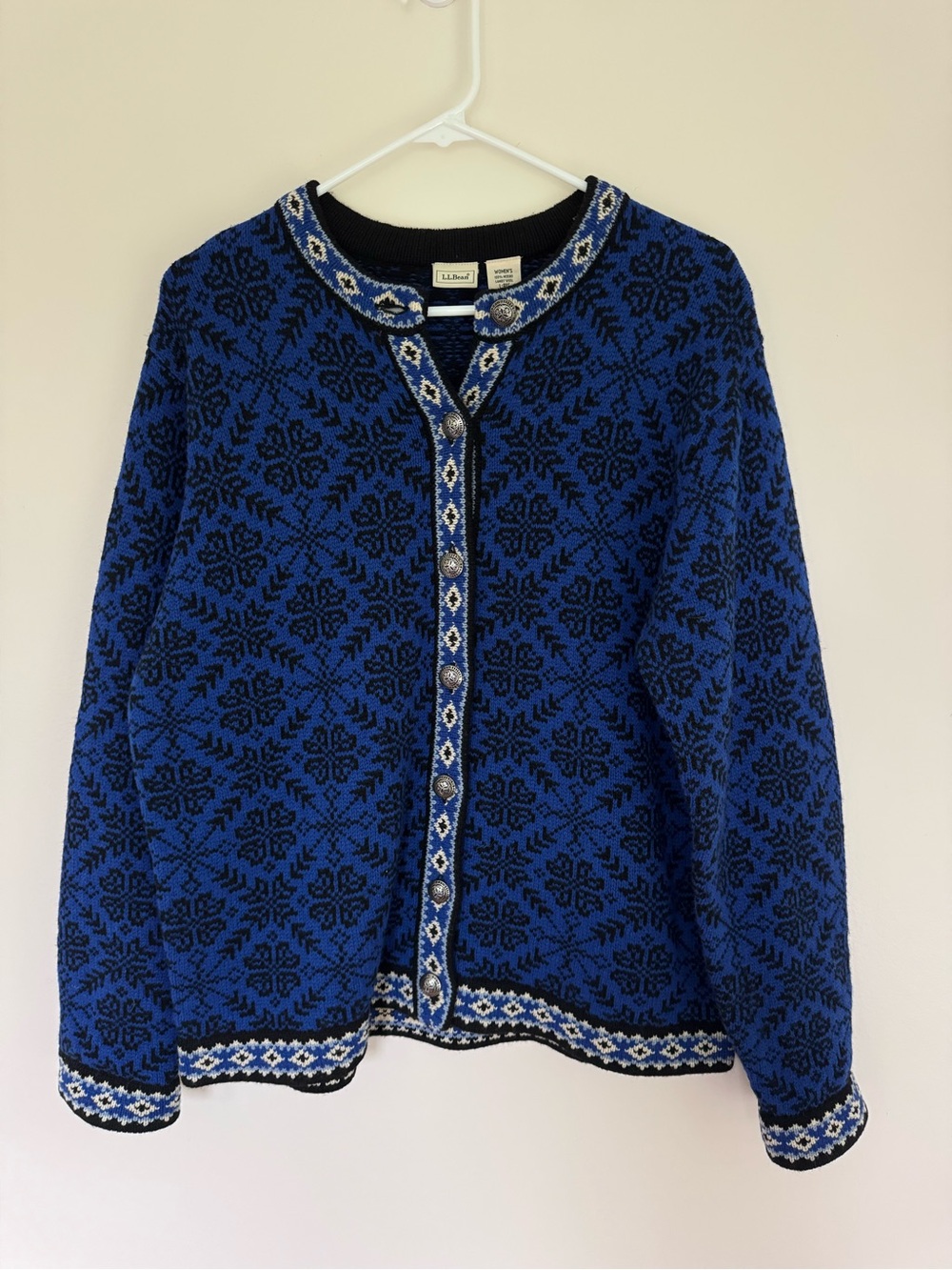 L.L. Bean Vintage Merino Wool Silver Button Cardigan Sweater Blue size Large